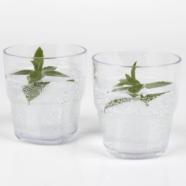 Camp4 Karaffe Mit Schraubdeckel Und 4 Gläser, 1,5 L 5 Camp4 Karaffe Mit Schraubdeckel Und 4 Gläser, 1,5 L – Bild 3